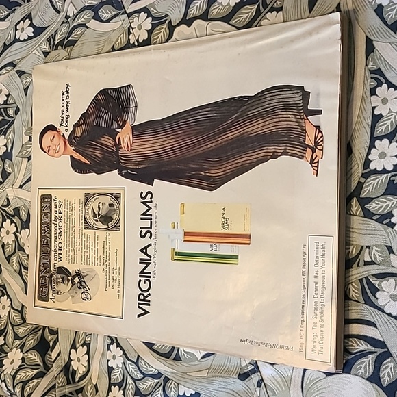 Vintage Vogue Magazine October 1976 - Picture 3 of 4